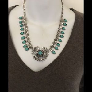 World Market Necklace/Bracelet Set NWT #47